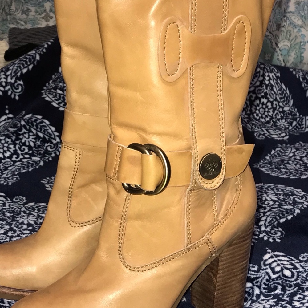 Bcbg Booties - image 3